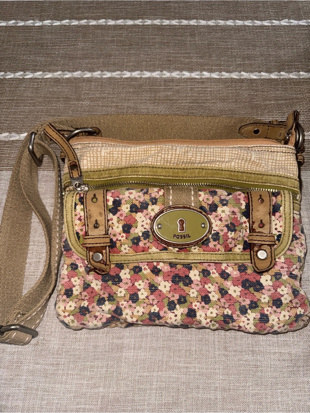 Vintage Fossil Floral Crossbody Bag in Multi Pink, Olive, and Tan